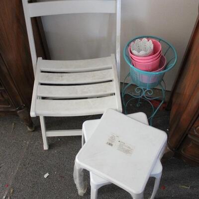 Lot 263 Outdoor Tables and Chair w/ Plant Stand