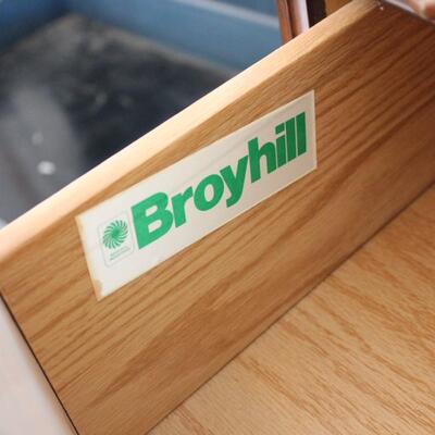 Lot 265 Broyhill 5 Drawer Tallboy Dresser - 37.5x20x48