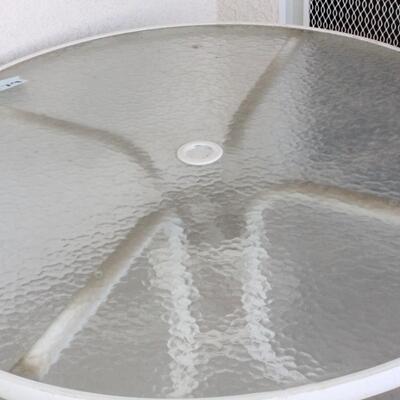 Lot 279 Glass White Outdoor Table