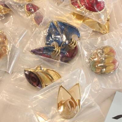Lot 310 Enamel Coating Vintage Costume Earrings Jewelry