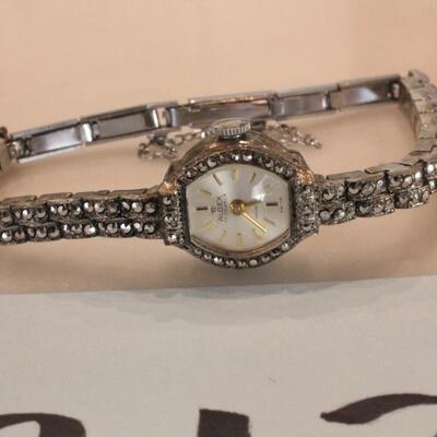 Lot 313 Vintage Algex 17 Jewels Swiss Watch