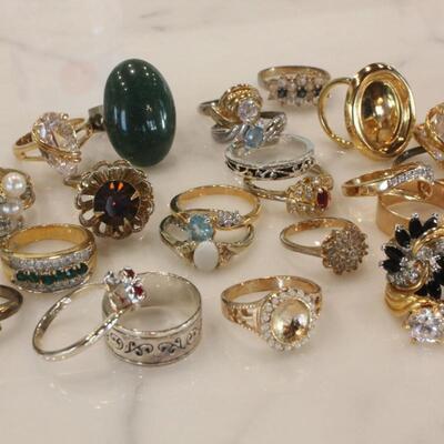 Lot 314 Costume Jewelry Rings 