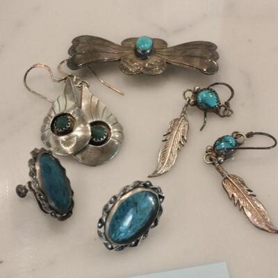 Lot 323 Sterling Silver & Turquoise Jewelry