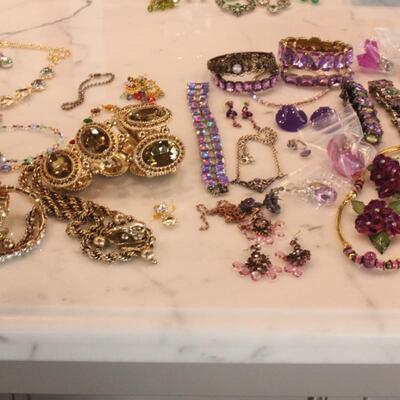 Lot 324 Purple & Gold Theme Jewelry