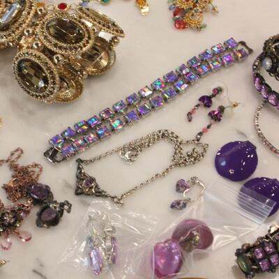 Lot 324 Purple & Gold Theme Jewelry