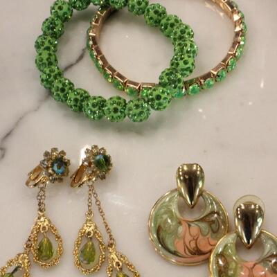 Lot 325 Green Theme Jewelry