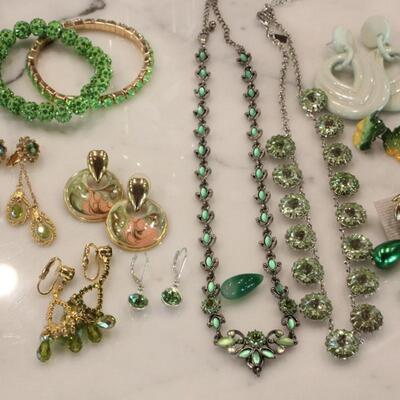 Lot 325 Green Theme Jewelry