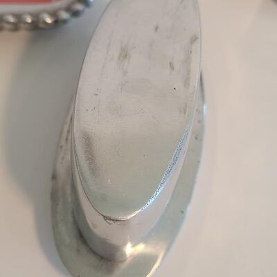 Lot 40: Mariposa Napkin Set, Trinket Dish, and more