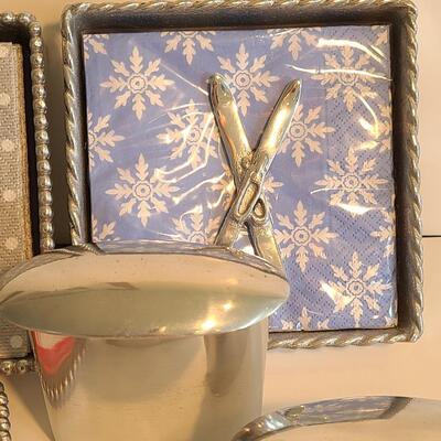 Lot 40: Mariposa Napkin Set, Trinket Dish, and more