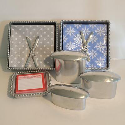 Lot 40: Mariposa Napkin Set, Trinket Dish, and more