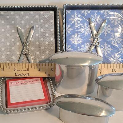 Lot 40: Mariposa Napkin Set, Trinket Dish, and more