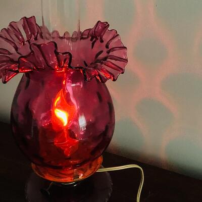 Cranberry thumbprint ruffle vase lamp