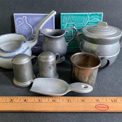 Lot 154:  Wilton Artmetal & Vintage Glazed Tile Trivets