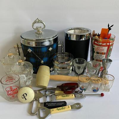 Lot 149 :  Vintage Bar Lot & More
