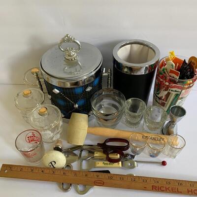 Lot 149 :  Vintage Bar Lot & More