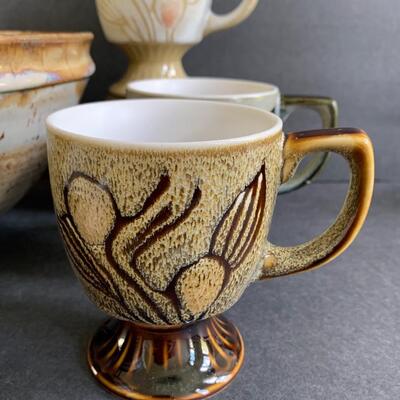 Lot 144: MCM Footed Mugs & Artist Signed Pottery