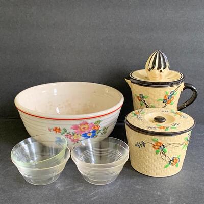 Lot 141: Vintage Majolica Hotta Yu Shoten Cherry Blossom Basket Weave Juicer & Canister 