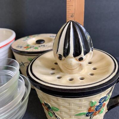 Lot 141: Vintage Majolica Hotta Yu Shoten Cherry Blossom Basket Weave Juicer & Canister 