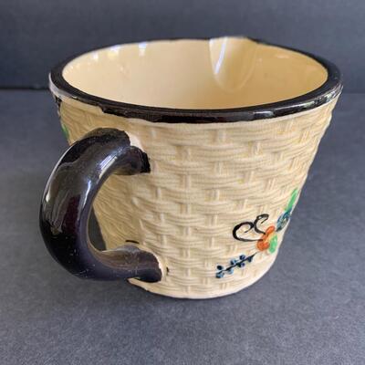 Lot 141: Vintage Majolica Hotta Yu Shoten Cherry Blossom Basket Weave Juicer & Canister 