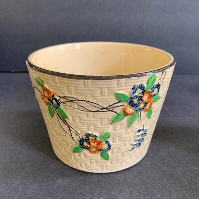 Lot 141: Vintage Majolica Hotta Yu Shoten Cherry Blossom Basket Weave Juicer & Canister 