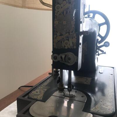 Lot 110: Franklin Sewing Machine Lamp