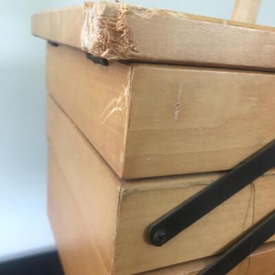 Lot 100: Vintage Sewing Box