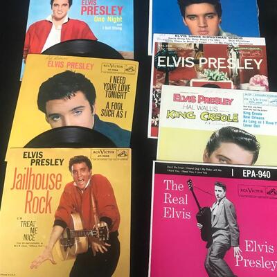 Lot 91: Elvis Collection of 45's in Sleeves