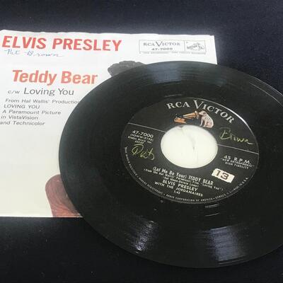 Lot 91: Elvis Collection of 45's in Sleeves