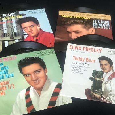 Lot 91: Elvis Collection of 45's in Sleeves