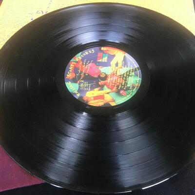 Lot 92: Vintage Rolling Stones (Vinyl & T-shirt)