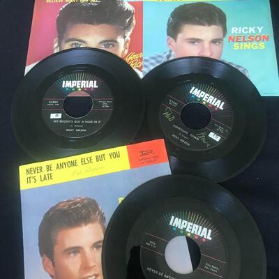 Lot 95: Vintage Record Cases and Records