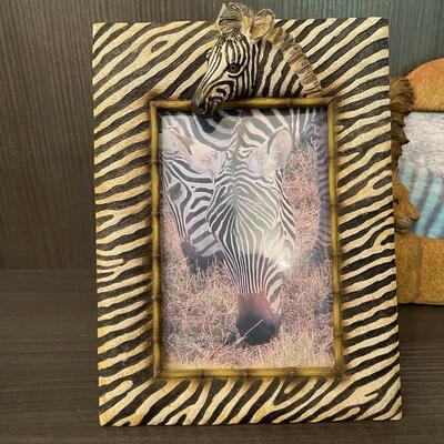 #128 African Animal Pictures and Frames