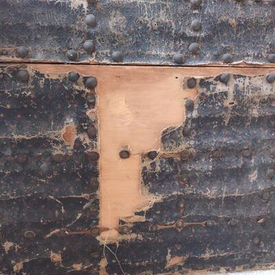 Lot 156: Antique Artistic Storage Steamer Trunk 