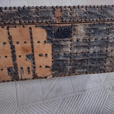Lot 156: Antique Artistic Storage Steamer Trunk 