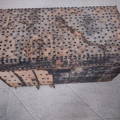 Lot 156: Antique Artistic Storage Steamer Trunk 