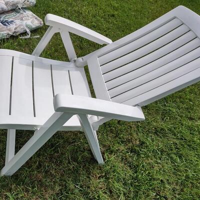 Lot 158: Indoor/Outdoor Patio Chairs