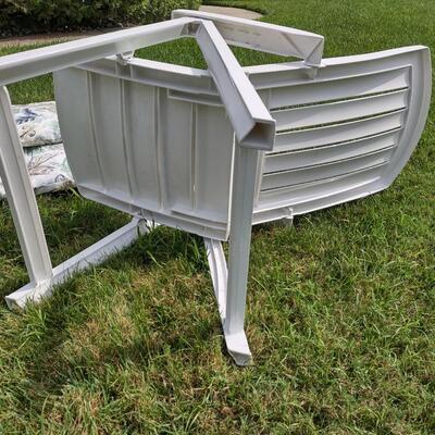 Lot 158: Indoor/Outdoor Patio Chairs