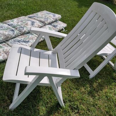 Lot 158: Indoor/Outdoor Patio Chairs