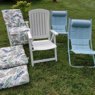 Lot 158: Indoor/Outdoor Patio Chairs