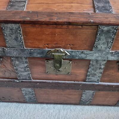 Lot 159: Solid Antique Trunk Bentwood, Metalwork (1877)