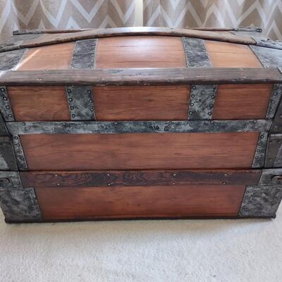 Lot 159: Solid Antique Trunk Bentwood, Metalwork (1877)