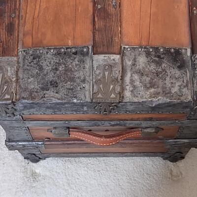 Lot 159: Solid Antique Trunk Bentwood, Metalwork (1877)
