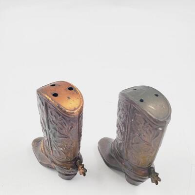 SMALL COWBOY BOOTS WITH SPURS SALT AND PEPPER SHAKERS