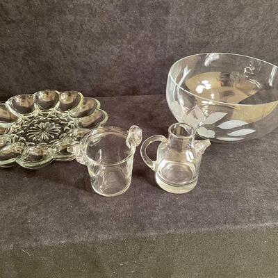 Lot 205  Glass Assortment