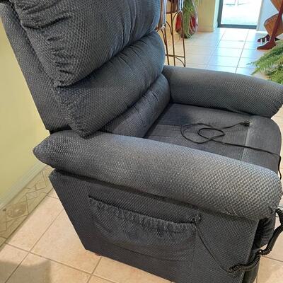 Lot 211 Blue Lift Chair