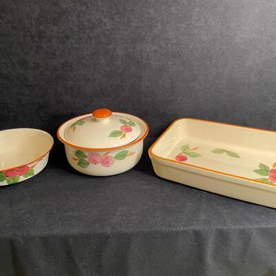 Lot 214  Franciscan Apple Serving Pieces