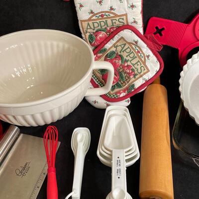 Lot 249  More Baking Gear