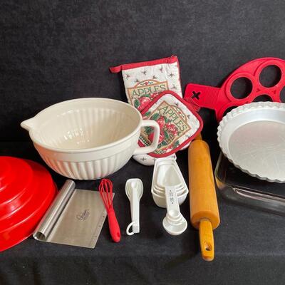 Lot 249  More Baking Gear