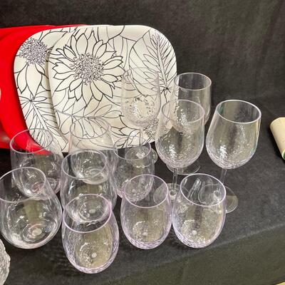 Lot 250  Assorted Plasticware