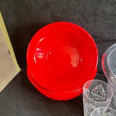 Lot 250  Assorted Plasticware